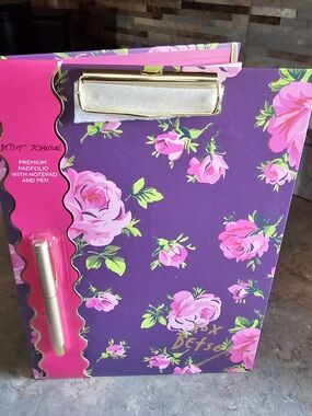 Betsey Johnson Floral Clipboard Padfolio in Purple and Pink